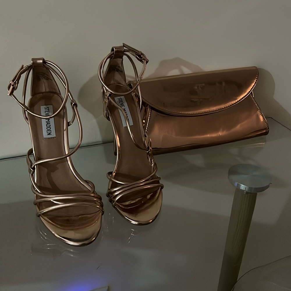 Steve Madden Rose Gold Strappy Sandal 7.5 and matching clutch purse